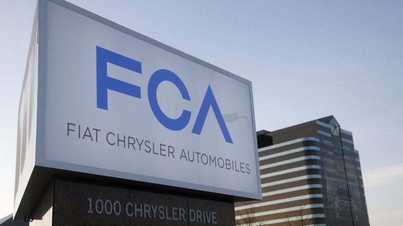 Fiat Chrysler recalls 650,000 Dodge, Jeep SUVs for brake issue