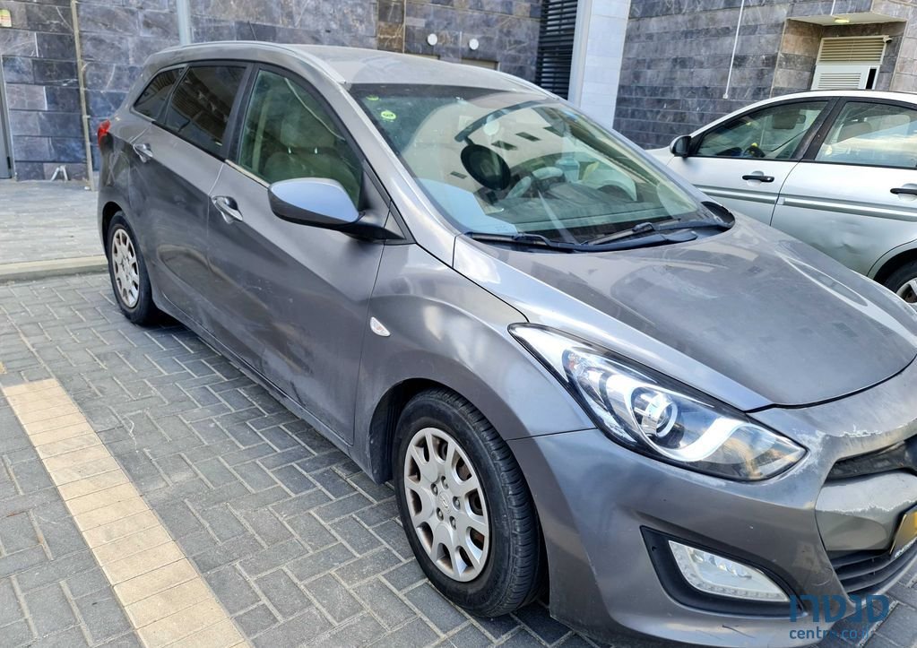 2014' Hyundai i30 יונדאי photo #1