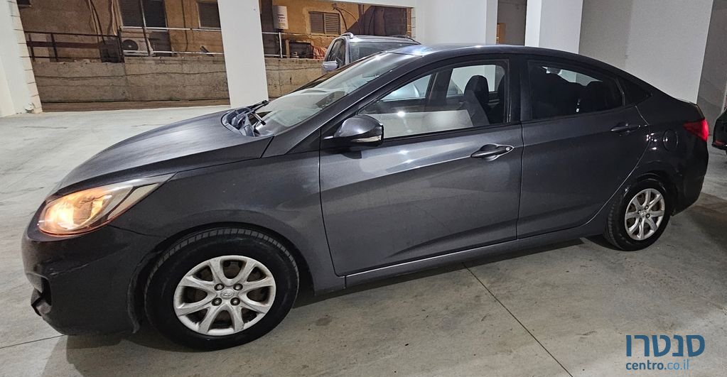 2013' Hyundai i25 יונדאי photo #2