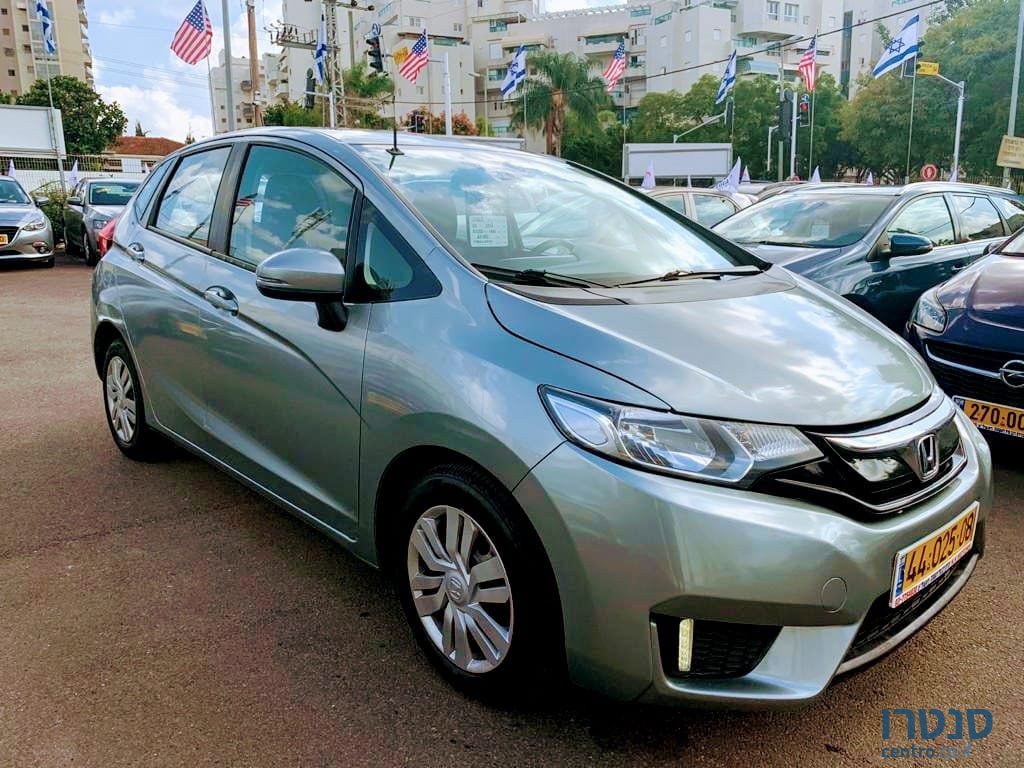 2016' Honda Jazz photo #2