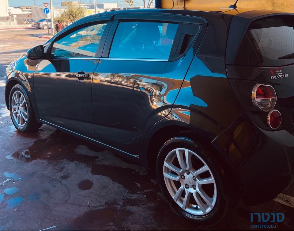 2012' Chevrolet Sonic photo #3