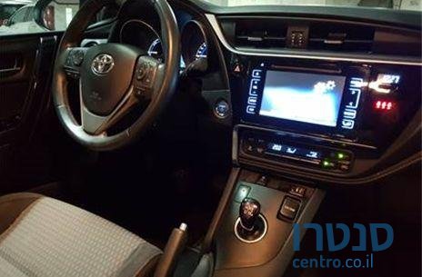 2018' Toyota Auris טויוטה אוריס photo #2