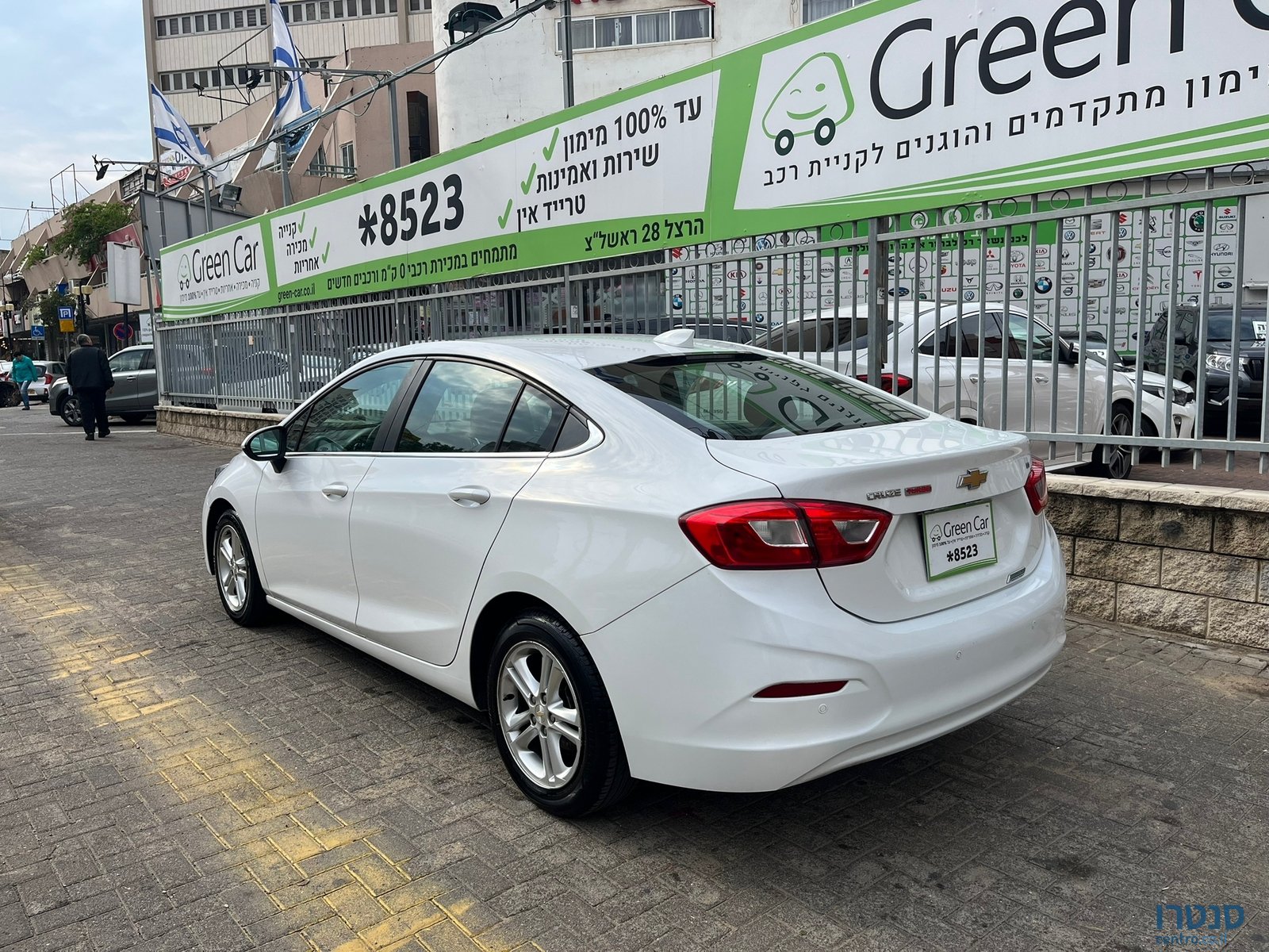 2018' Chevrolet Cruze LT photo #5