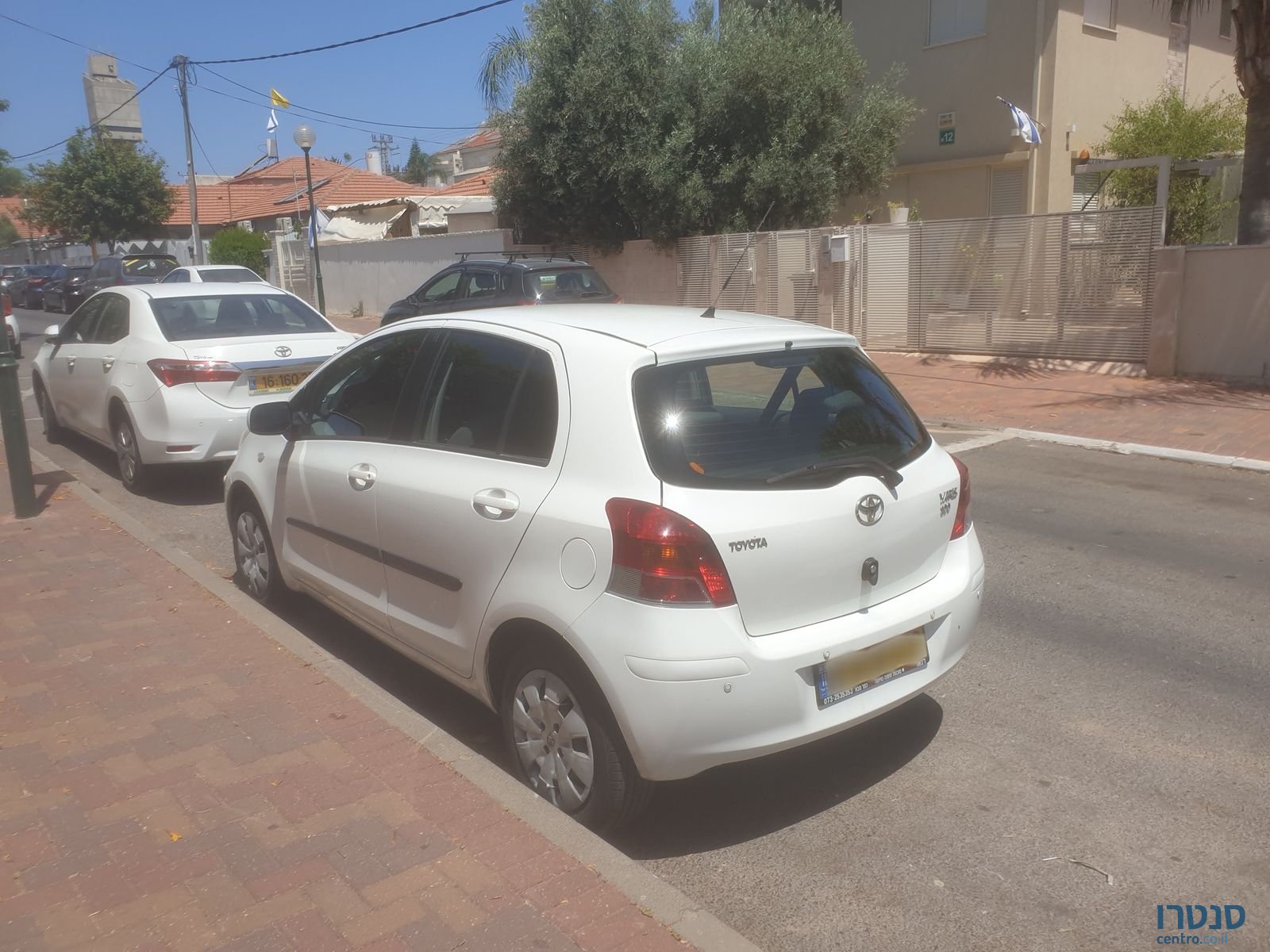 2010' Toyota Yaris טויוטה יאריס photo #2