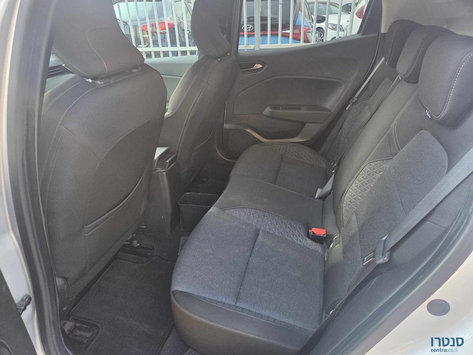 2021' Renault Clio photo #3