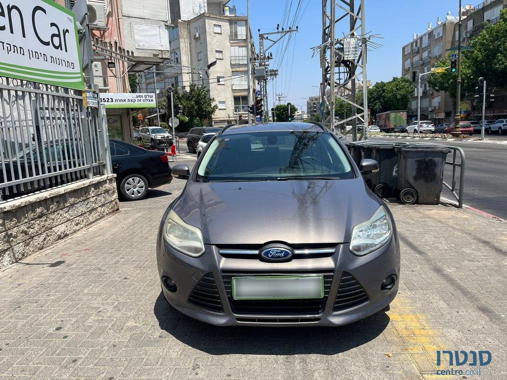 2013' Ford Focus photo #3