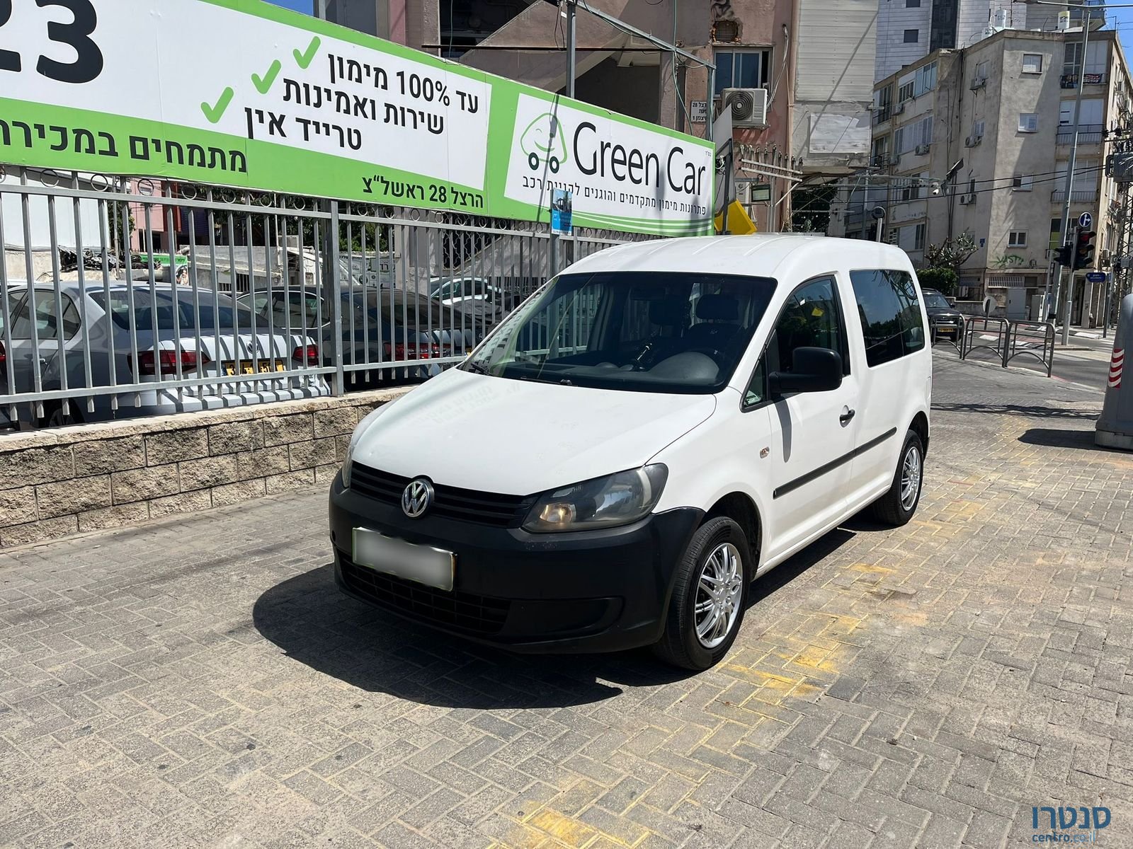 2015' Volkswagen Caddy photo #1