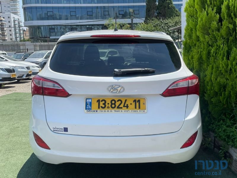 2013' Hyundai i30 photo #4