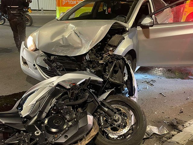 В результате ДТП в Тель-Авиве пострадал мотоциклист