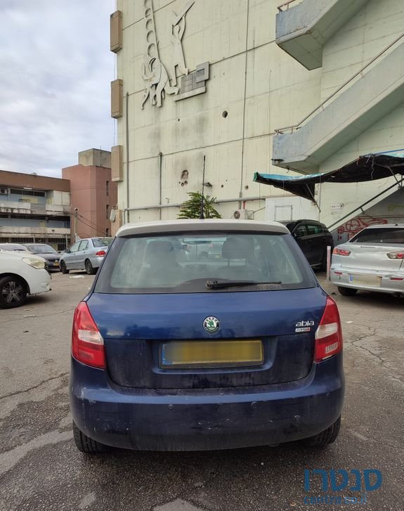 2011' Skoda Fabia סקודה פאביה photo #3