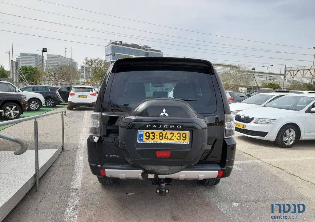 2016' Mitsubishi Pajero מיצובישי פג'רו photo #4