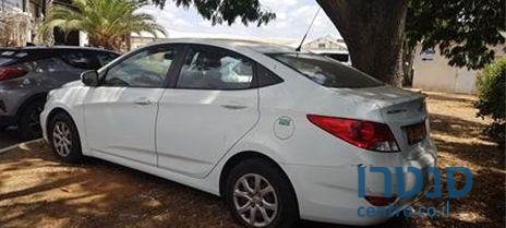 2014' Hyundai i25 יונדאי photo #2