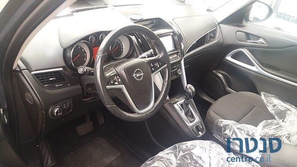 2016' Opel Zafira photo #3