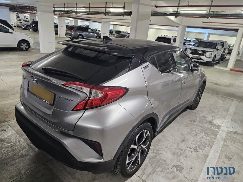2017' Toyota C-HR טויוטה photo #4
