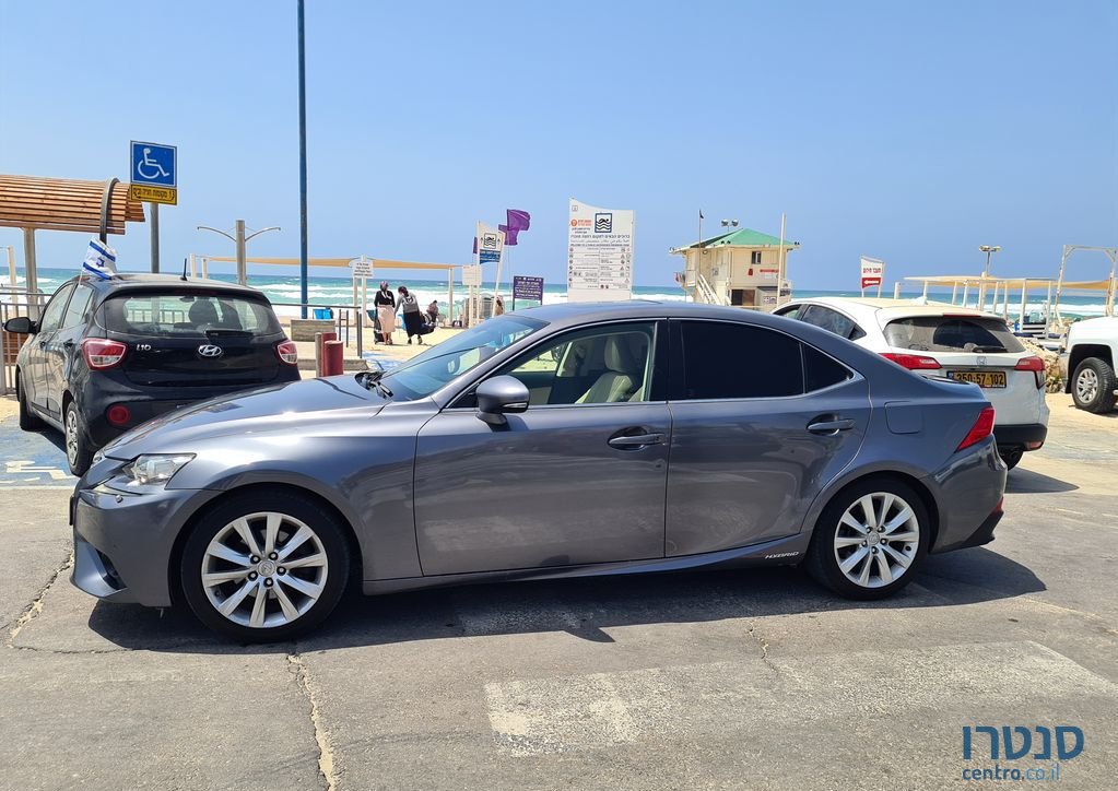 2015' Lexus Is300H לקסוס photo #2