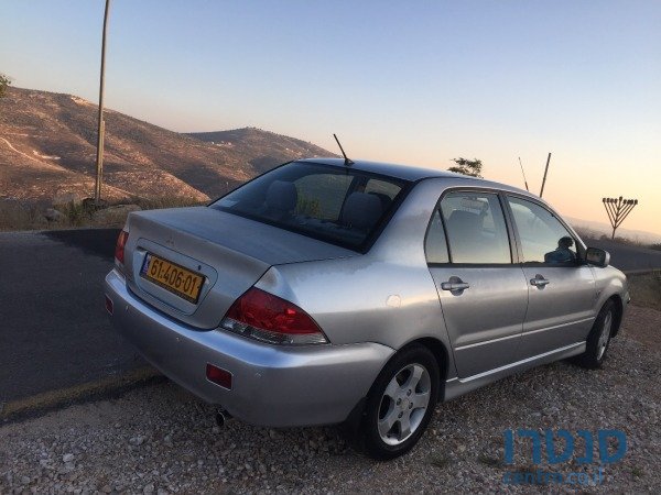 2005' Mitsubishi Lancer photo #2