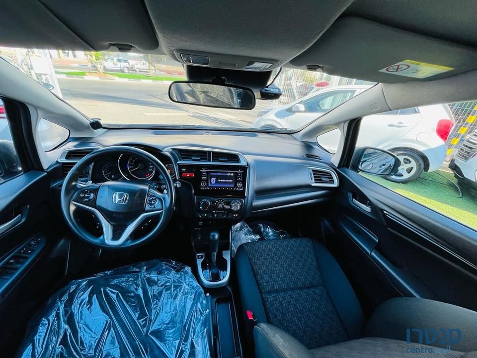 2017' Honda Jazz photo #4