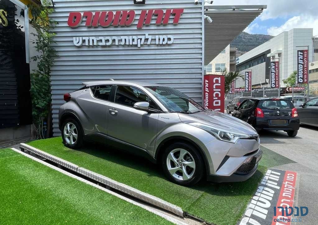2018' Toyota C-HR טויוטה photo #2
