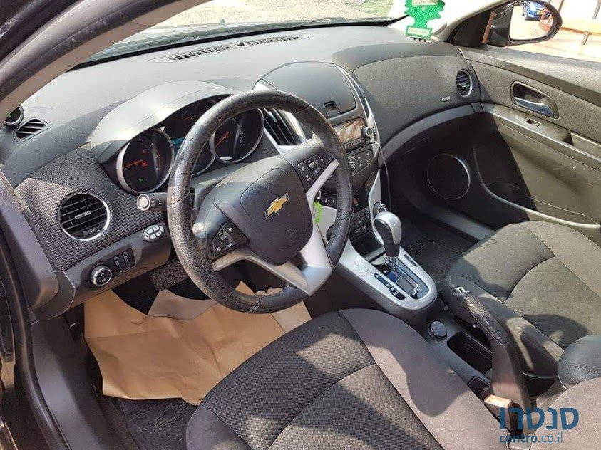 2015' Chevrolet Cruze photo #3