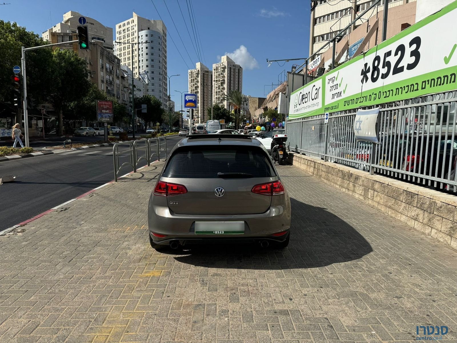 2016' Volkswagen Golf photo #5