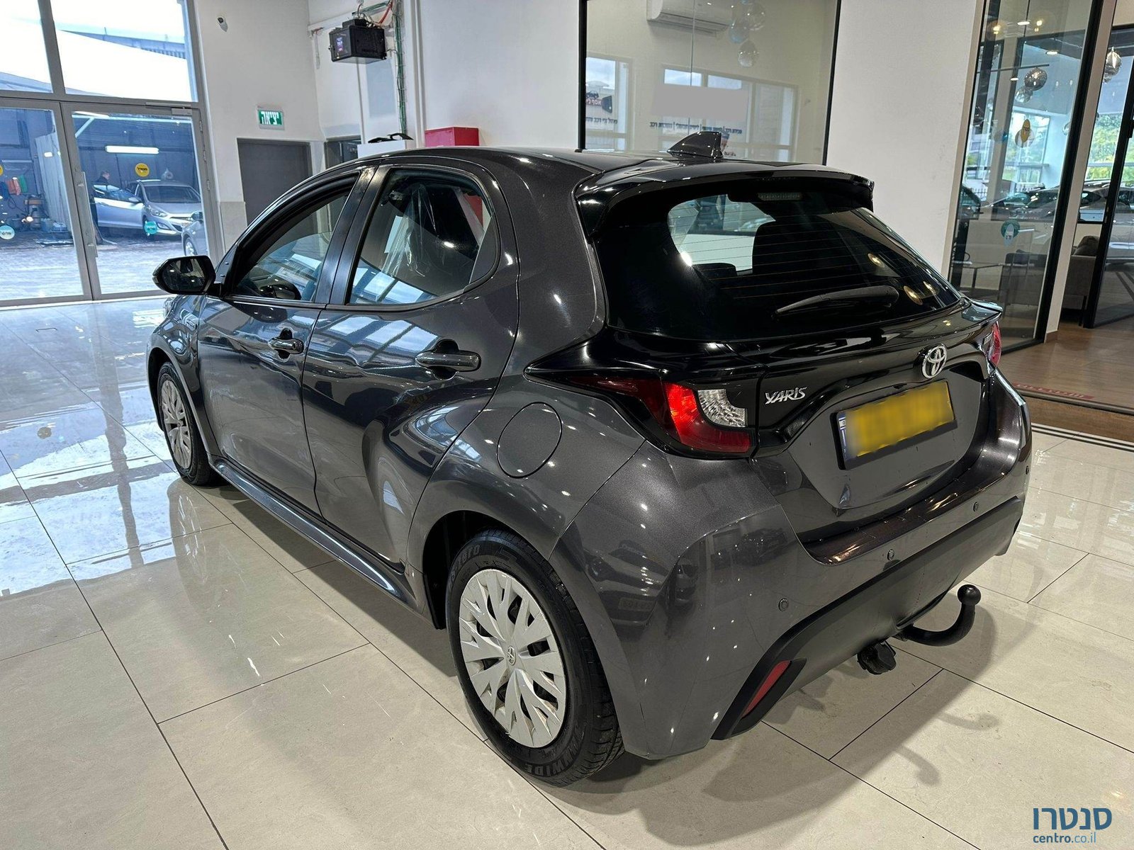 2021' Toyota Yaris photo #4