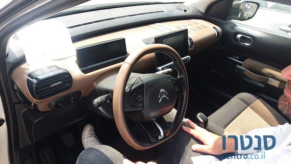 2016' Citroen C4 Cactus photo #3