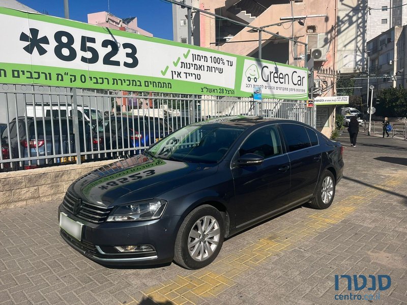 2013' Volkswagen Passat photo #2