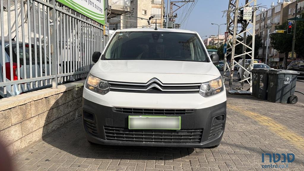 2020' Citroen Berlingo photo #1