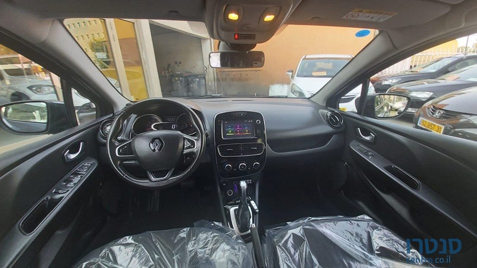 2017' Renault Clio photo #3