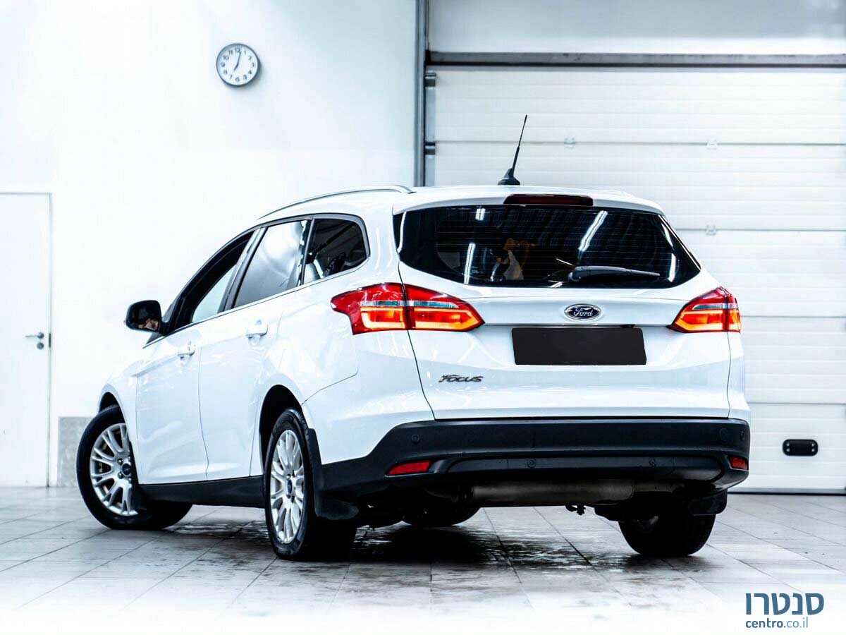 2018' Ford Focus photo #5