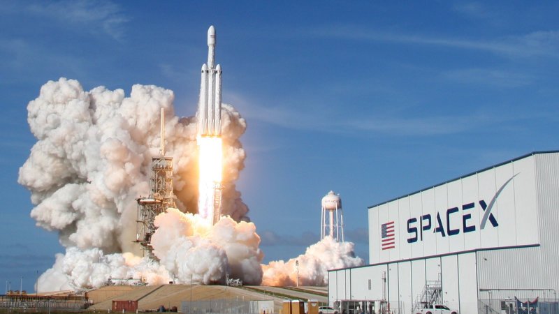 SpaceX gets FCC approval for satellite broadband internet