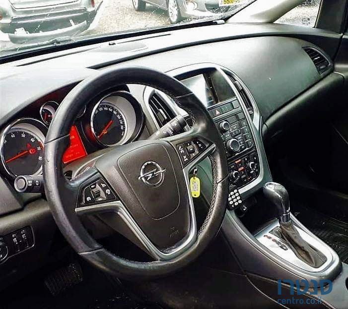 2016' Opel Astra photo #4