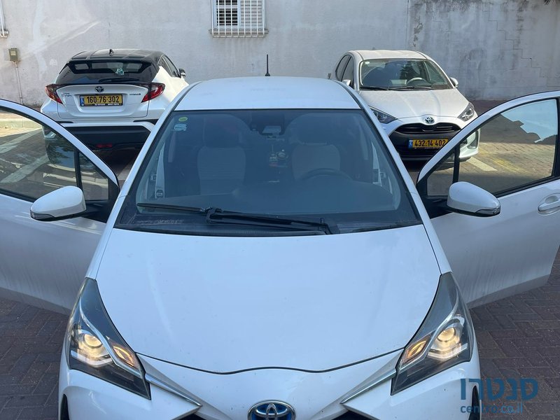 2018' Toyota Yaris טויוטה יאריס photo #1