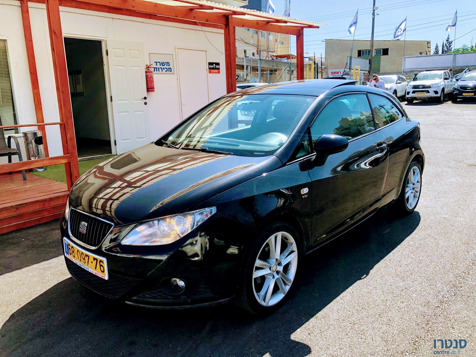 2013' SEAT Ibiza photo #1