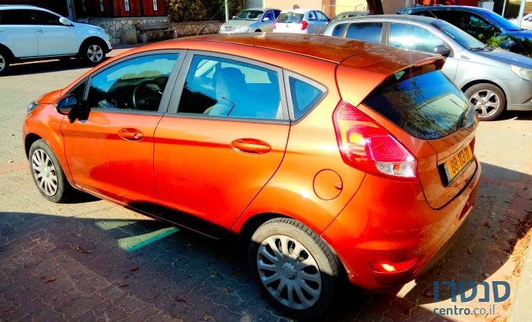 2014' Ford Fiesta photo #3