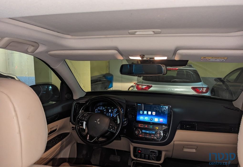2017' Mitsubishi Outlander מיצובישי אאוטלנדר photo #4