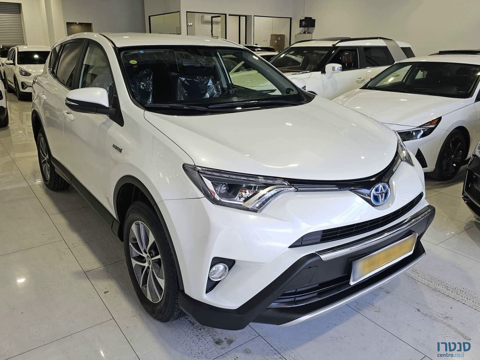 2016' Toyota RAV4 photo #2