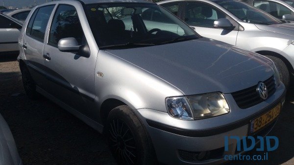 2002' Volkswagen Polo photo #1
