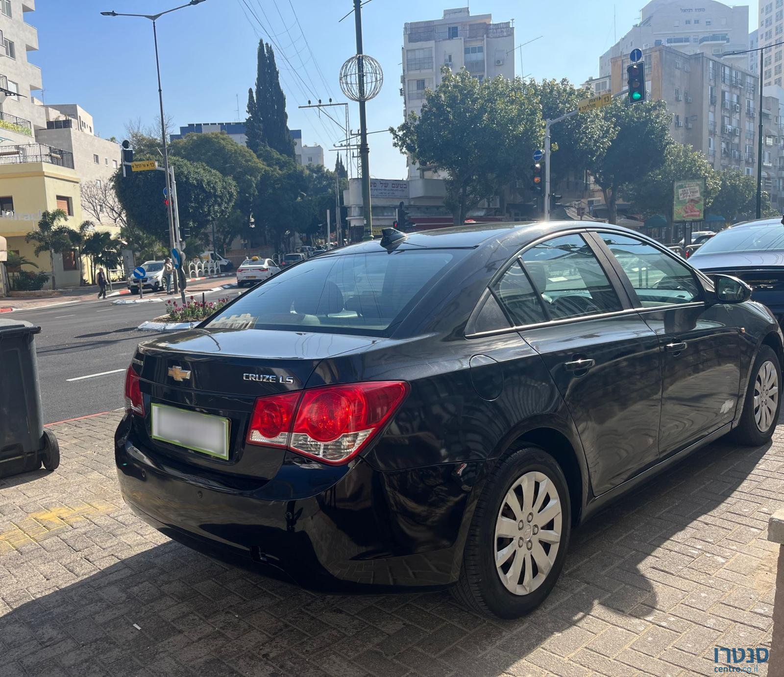 2011' Chevrolet Cruze photo #6