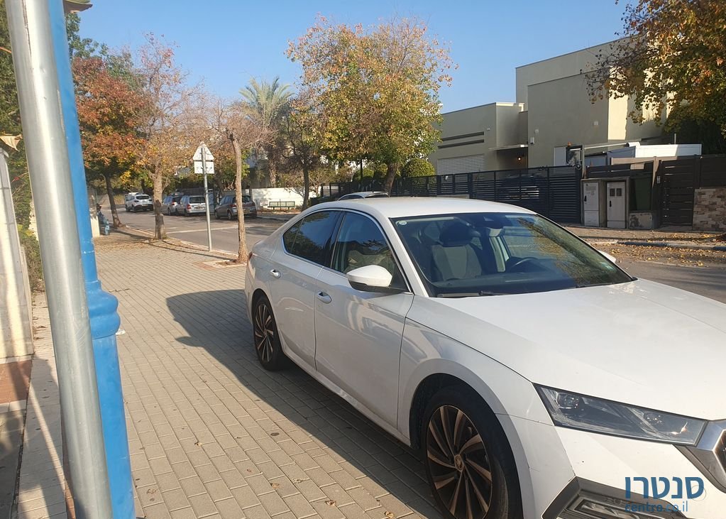 2021' Skoda Octavia סקודה אוקטביה photo #2