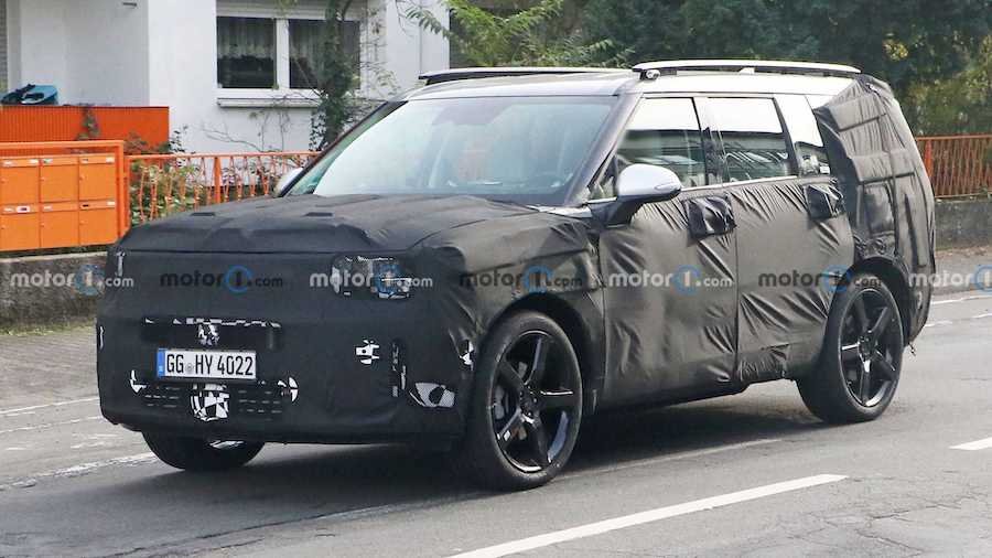 Next-Gen Hyundai Santa Fe Hides Design Under Camo In New Spy Photos