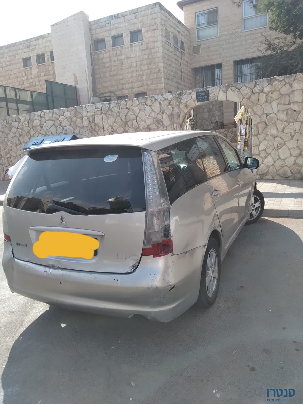 2010' Mitsubishi Grandis מיצובישי גרנדיס photo #3