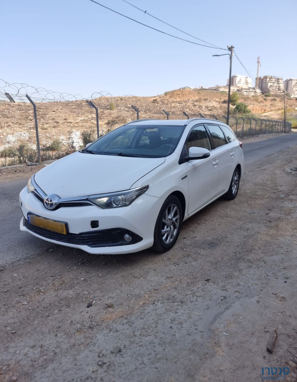 2016' Toyota Auris טויוטה אוריס photo #2
