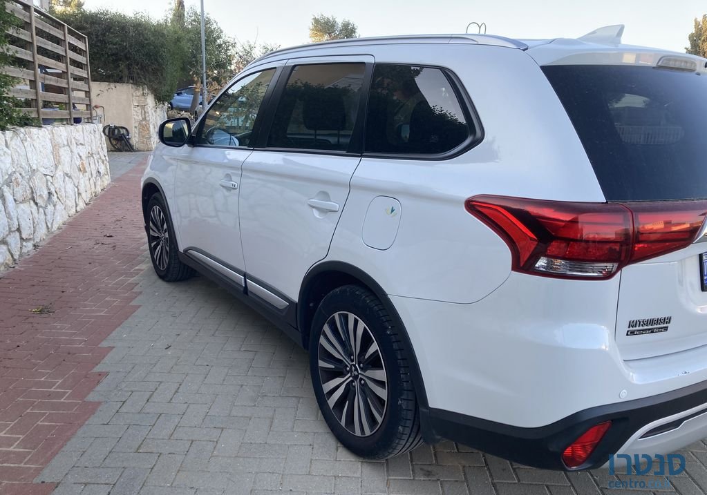 2018' Mitsubishi Outlander מיצובישי אאוטלנדר photo #2