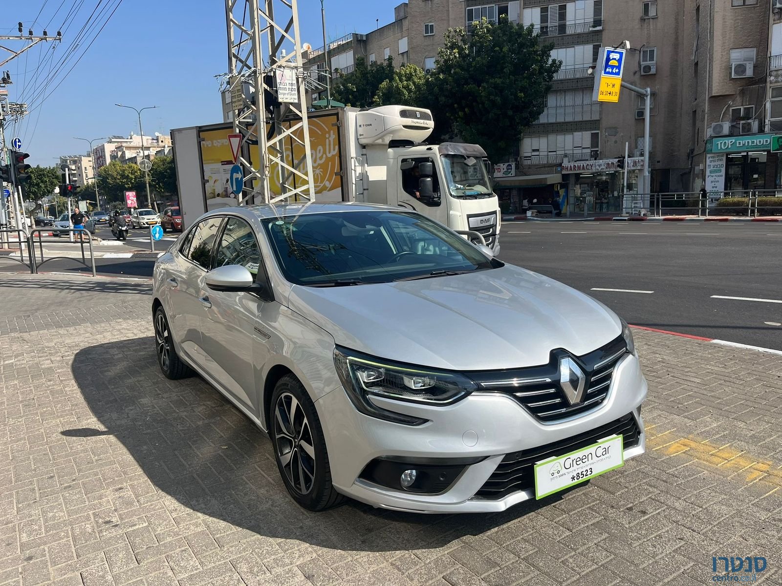 2020' Renault Megane photo #7