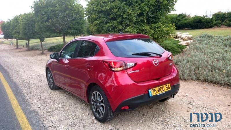 2015' Mazda 2 photo #1