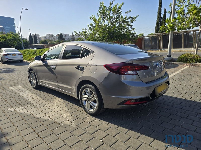 2020' Hyundai Elantra SR photo #3