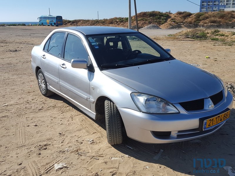 2008' Mitsubishi Lancer photo #3