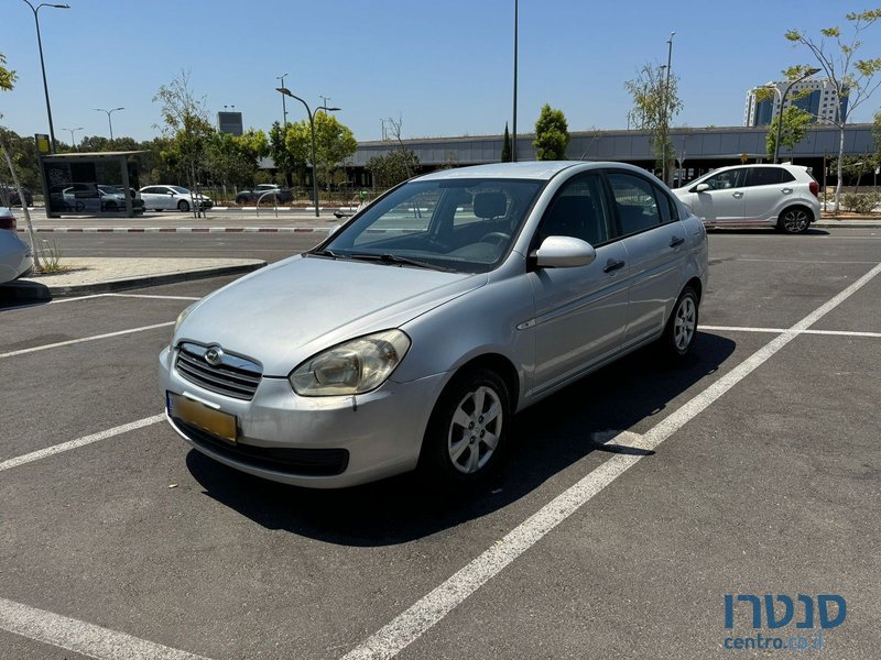 2010' Hyundai Accent photo #5