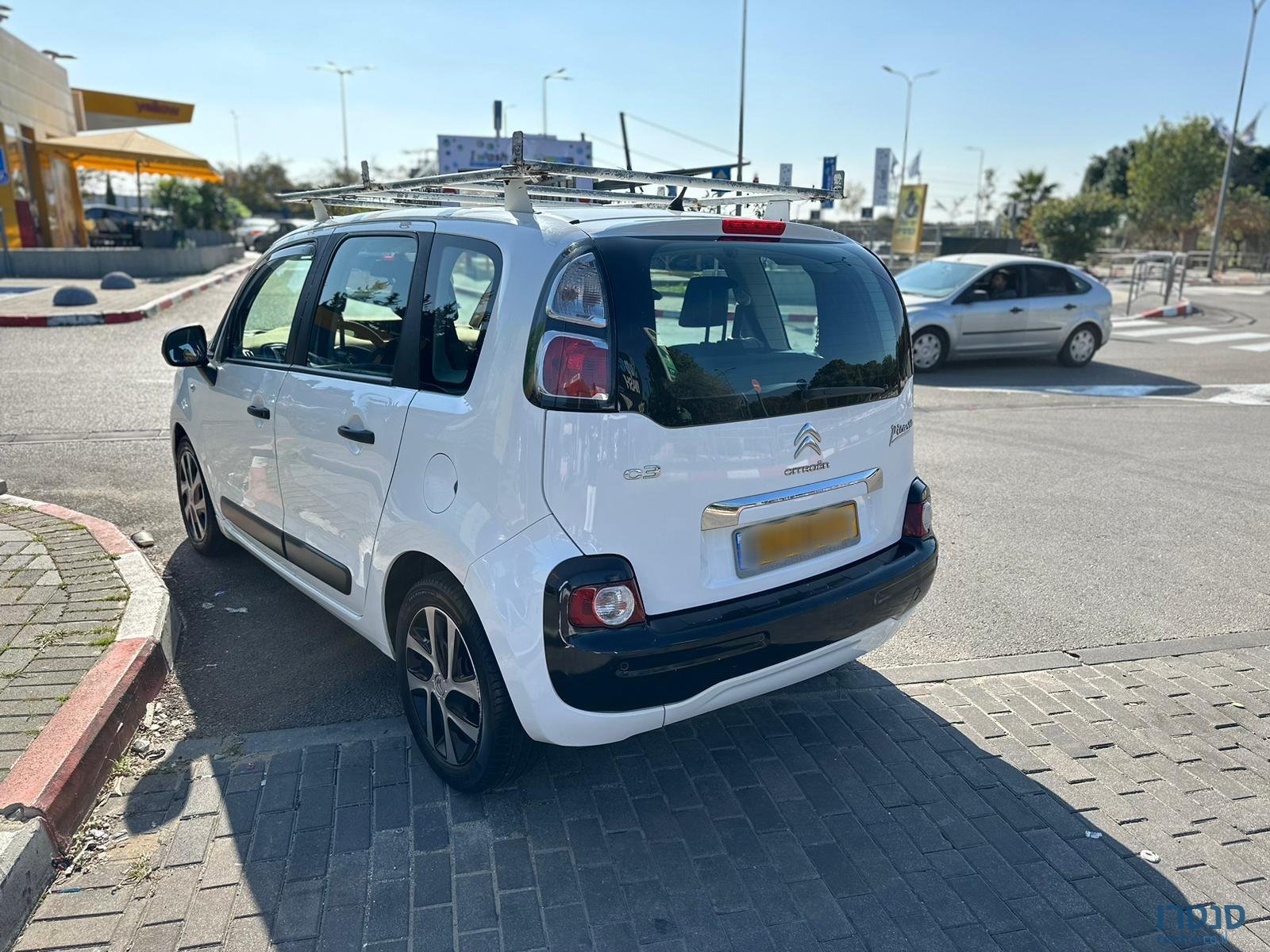 2016' Citroen C3 Picasso photo #2